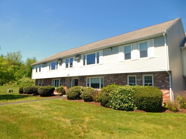Building Photo - 5 Cicero Dr