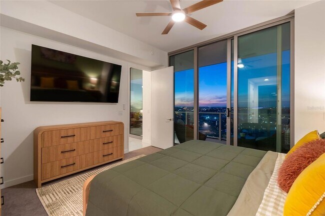 Building Photo - 400 Central Ave