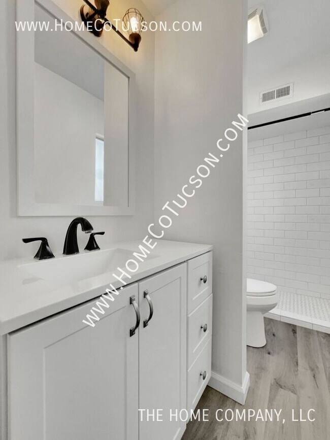 Building Photo - 3512 S Chesin Dr