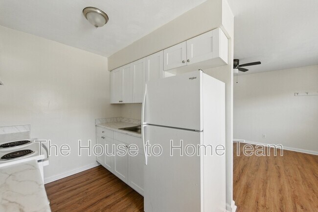 Building Photo - 711 Easy St