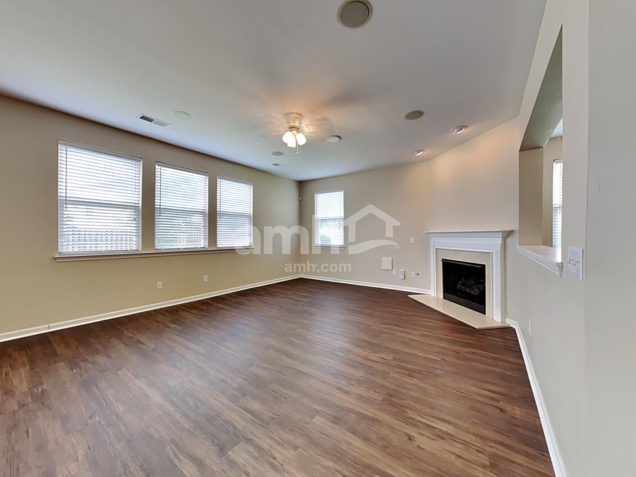 Building Photo - 1306 Song Sparrow Way