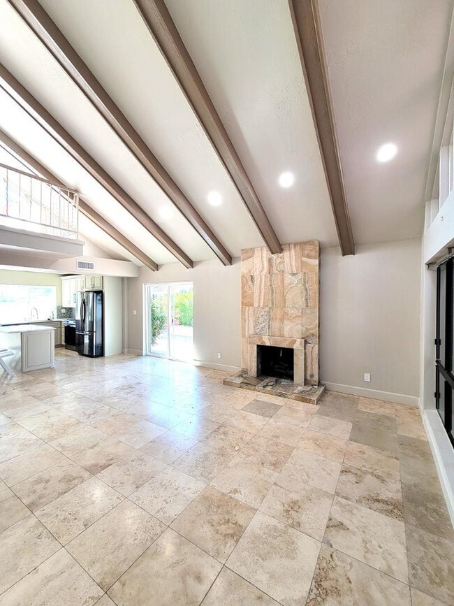 Building Photo - 5770 N Scottsdale Rd