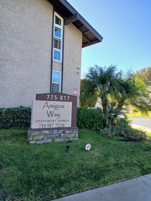 Building Photo - 809 Amigos Way