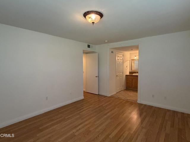 Building Photo - 868 Fairview Ave