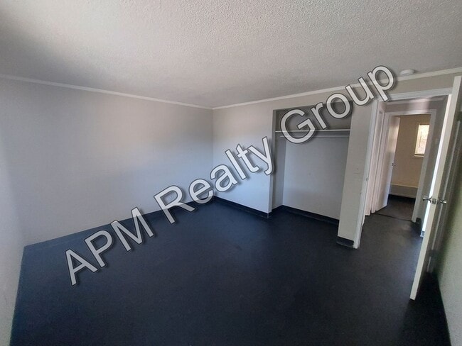 Building Photo - Two bedroom apartment near Harden St - 50%...
