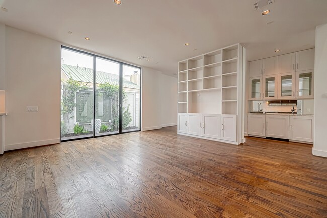 Building Photo - Beautiful contemporary home in the sought-...