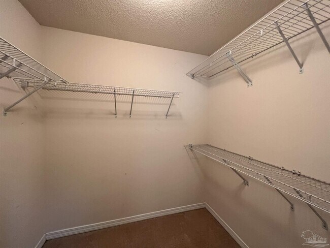 Building Photo - 702 Mozingo Ln