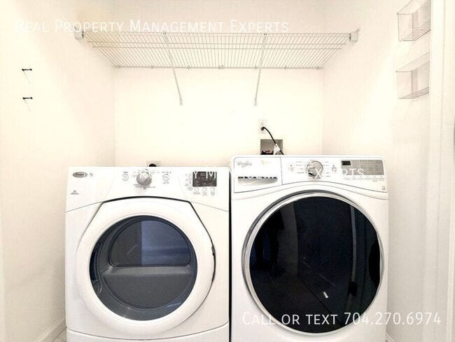 Building Photo - 269 W G St