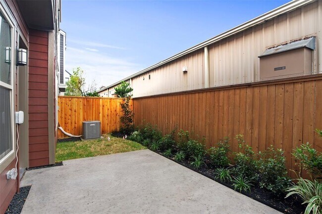 Building Photo - 12515 Holly Blue Ln