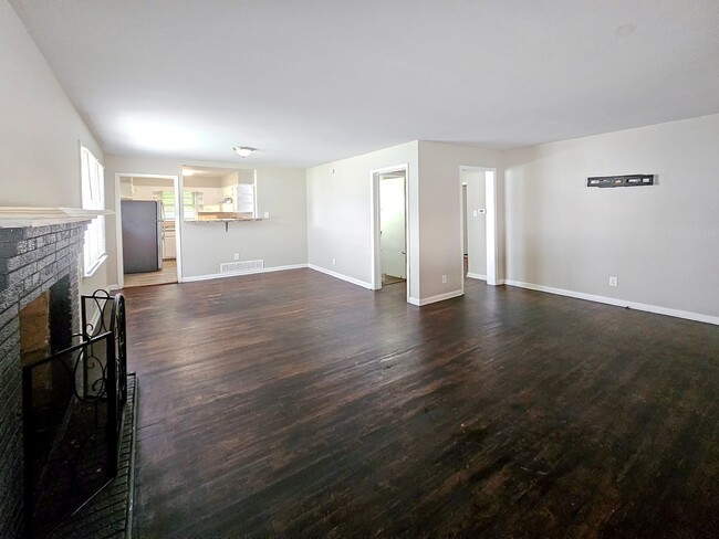 Building Photo - 4-Bedroom Ranch in the Heart of Atlanta – ...
