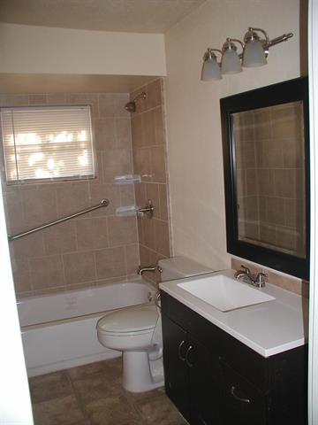 Building Photo - 1218 Danville Dr