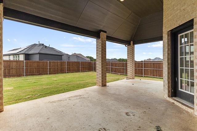Building Photo - 1600 Lake Grove Dr