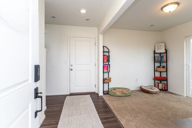 Building Photo - Stylish Three-Level Home in Banning Lewis Ranch!!