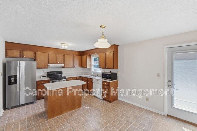 Building Photo - 1607 McFarland Dr