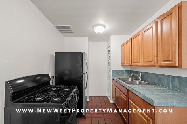 Building Photo - 547 22nd St