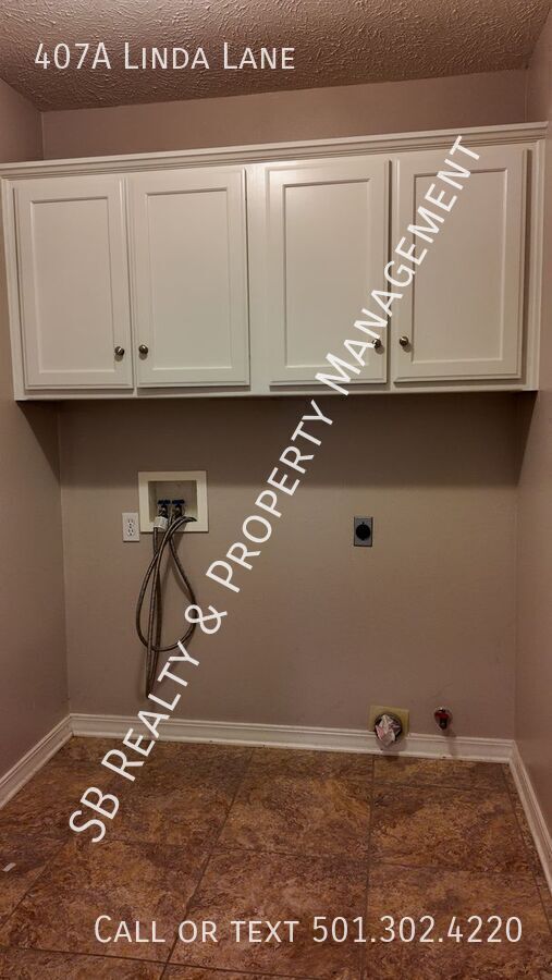 Building Photo - 407 Linda Ln