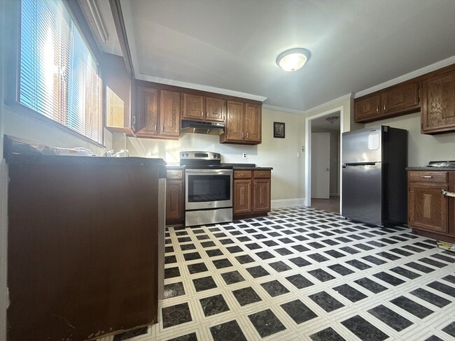 Building Photo - 48 Tappan St