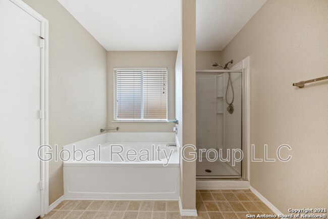 Building Photo - 129 Creek Run