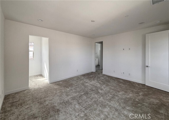 Building Photo - 35956 Randall Ln