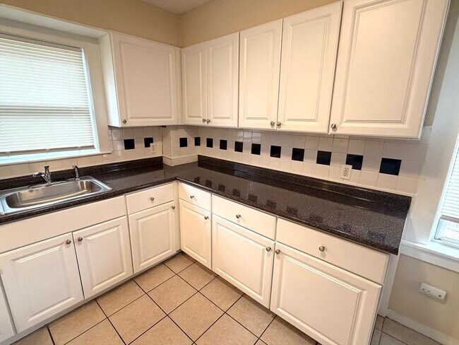 Building Photo - 182 Princeton Ave