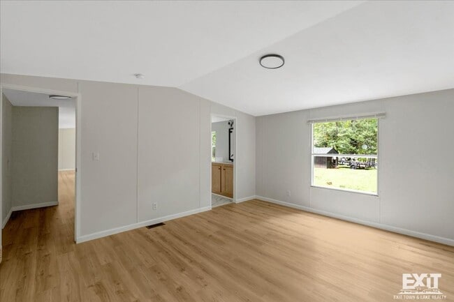 Building Photo - Welcome to Your Fresh Start at 139 Cookout...