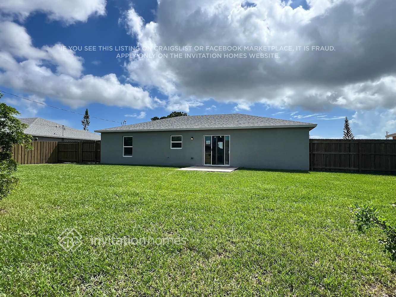 Building Photo - 426 NW Airoso Blvd