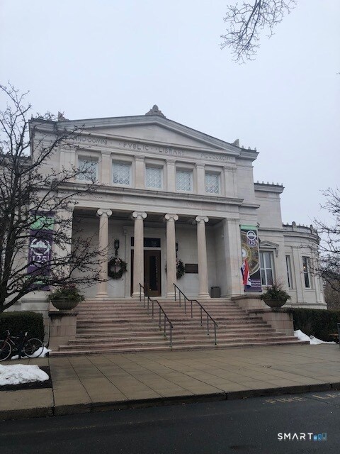 Building Photo - 1 Indian Neck Ave