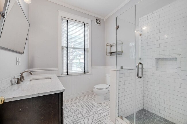 Building Photo - Beautiful Baldwin Park Craftsman home ready for move in!