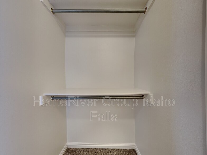 Building Photo - 3535 Deloy Dr