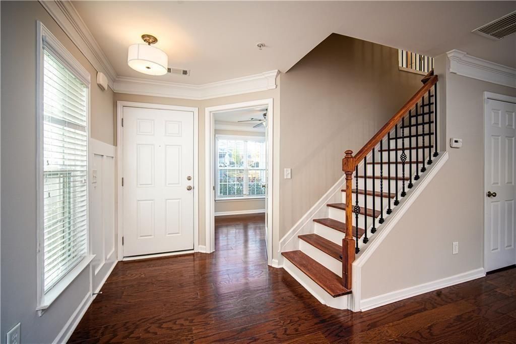 Building Photo - 265 Balaban Cir