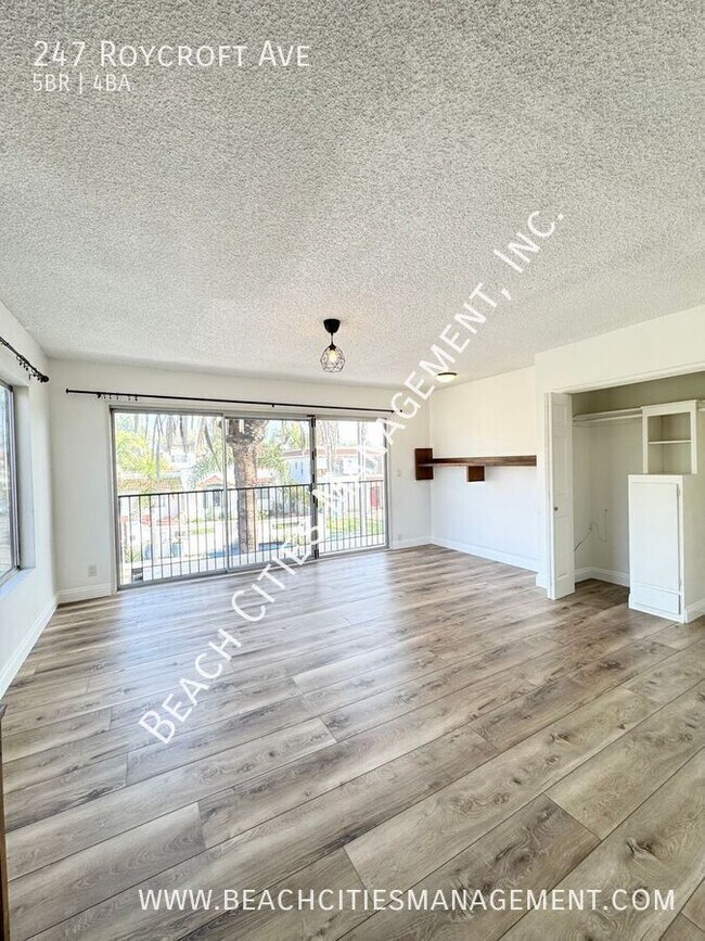 Building Photo - 247 Roycroft Ave