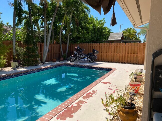 Building Photo - 15751 SW 141st Ct