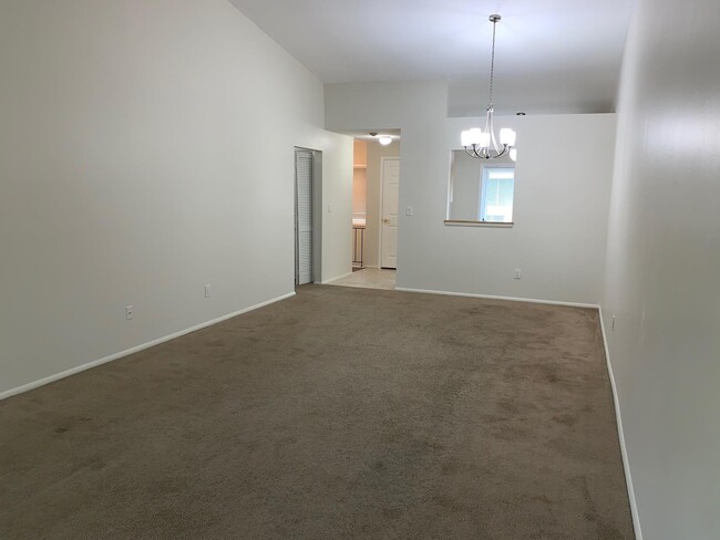 Building Photo - 85 N Middletown Rd