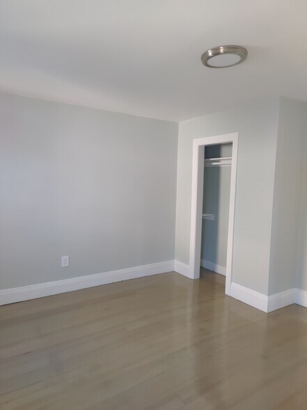 Building Photo - 156 S Bend St