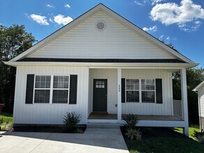 Building Photo - Spacious 3 Bedroom, 3.5bath in central Joh...