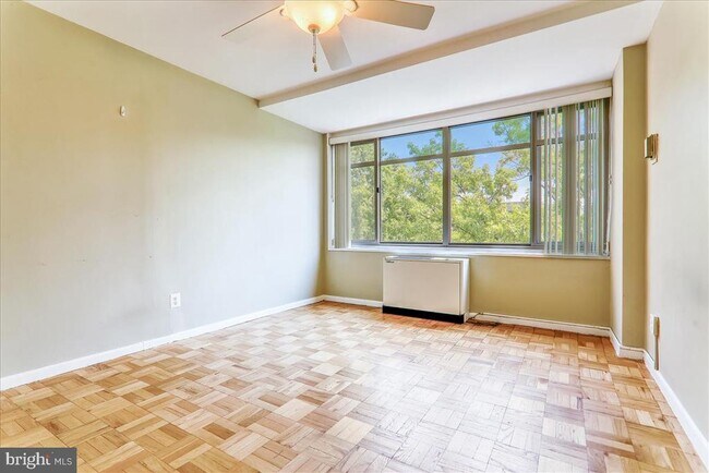 Building Photo - 940 25th St NW