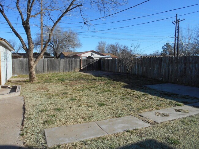 Building Photo - 3/2/2 close to Texas Tech!