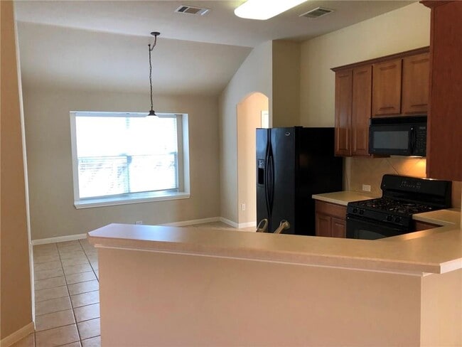 Building Photo - 4105 Meadow Bluff Way