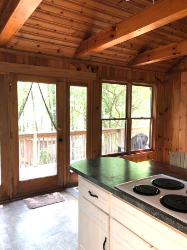 Building Photo - 107 Rockcrest Ridge