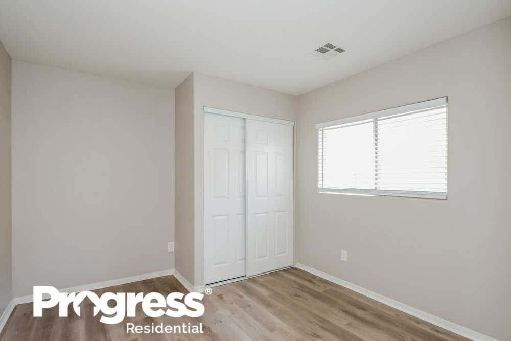 Building Photo - 9522 Green Spruce St