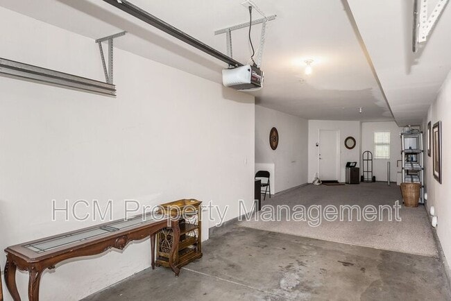 Building Photo - 315 Silk Tree