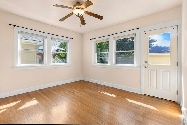 Building Photo - 4073 NE 30th Ave