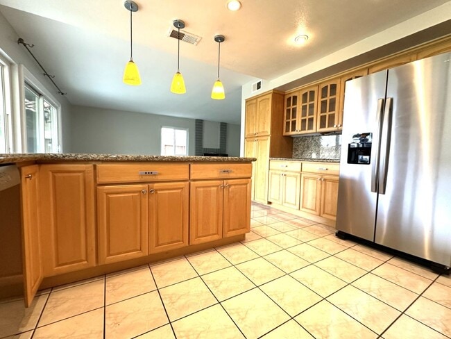 Building Photo - 4BR/3BA House in Rancho Penasquitos - Powa...