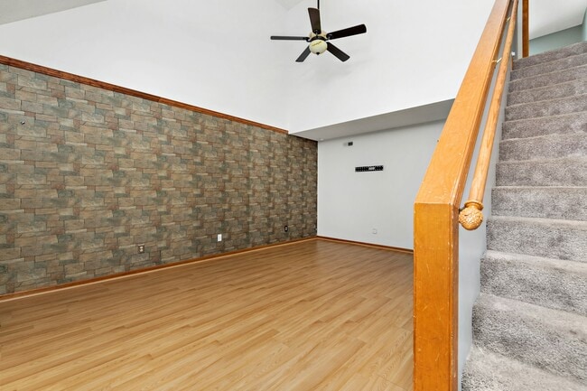 Building Photo - 1137 Dean Dr