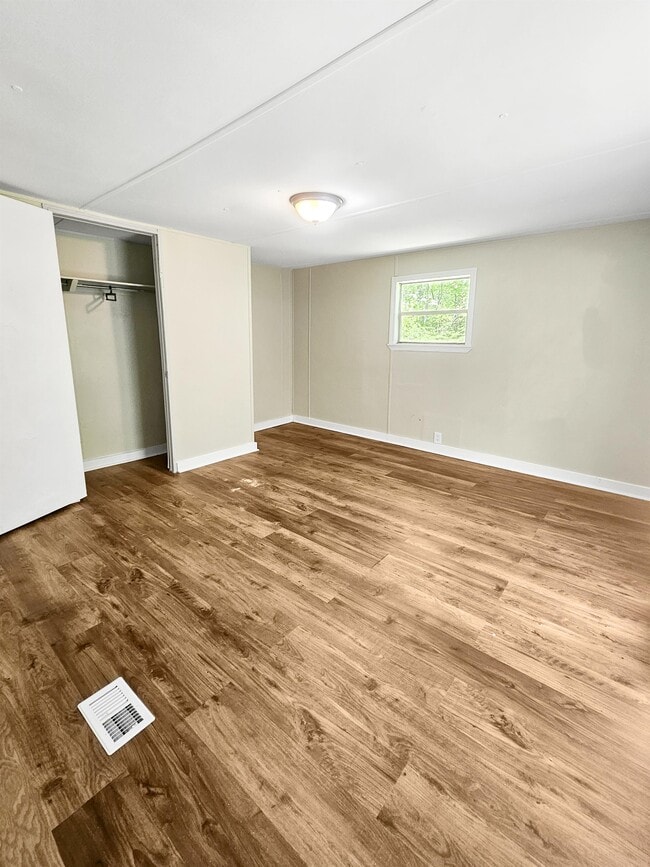 Building Photo - 412 McElhaney Rd