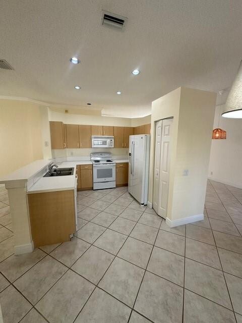 Building Photo - 1572 Banyan Way