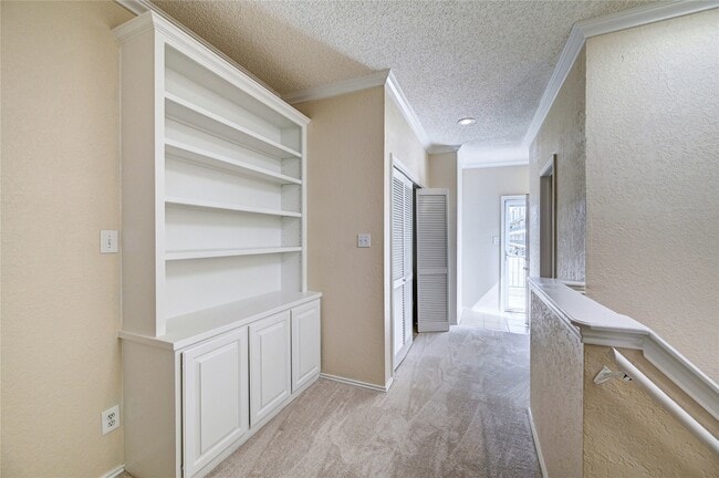 Building Photo - 921 Marine Dr