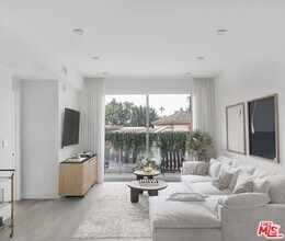 Building Photo - 6535 Melrose Ave