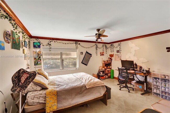 Building Photo - 401 Golden Isles Dr