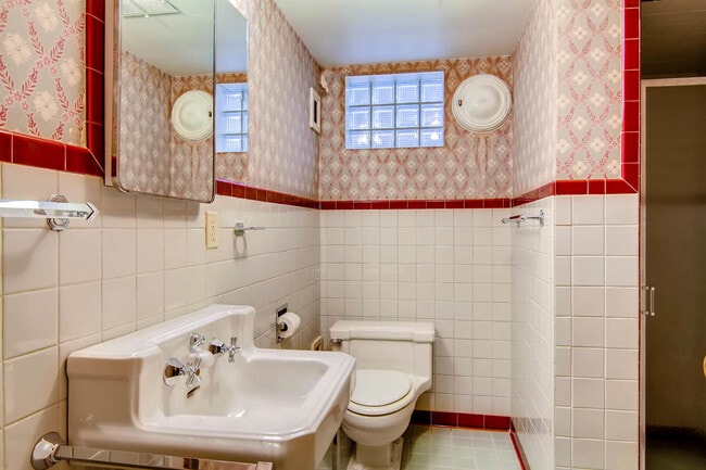 Building Photo - Laurelhurst View Home